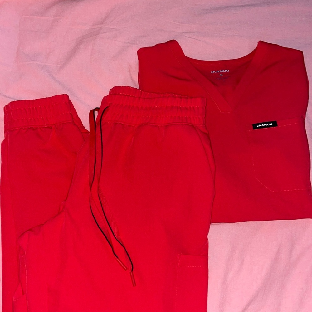 Jaanuu Scrubs